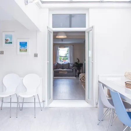 Stunning Townhouse With Large Garden - Sleeps 8! Villa Cheltenham Exterior photo