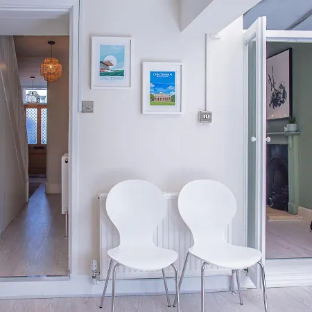 Stunning Townhouse With Large Garden - Sleeps 8! Villa Cheltenham Exterior photo