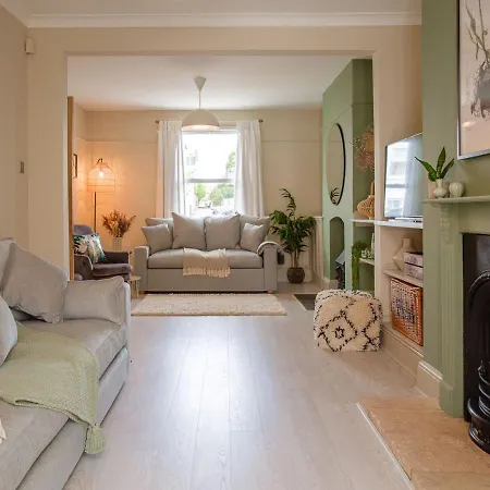 Stunning Townhouse With Large Garden - Sleeps 8! Villa Cheltenham Exterior photo